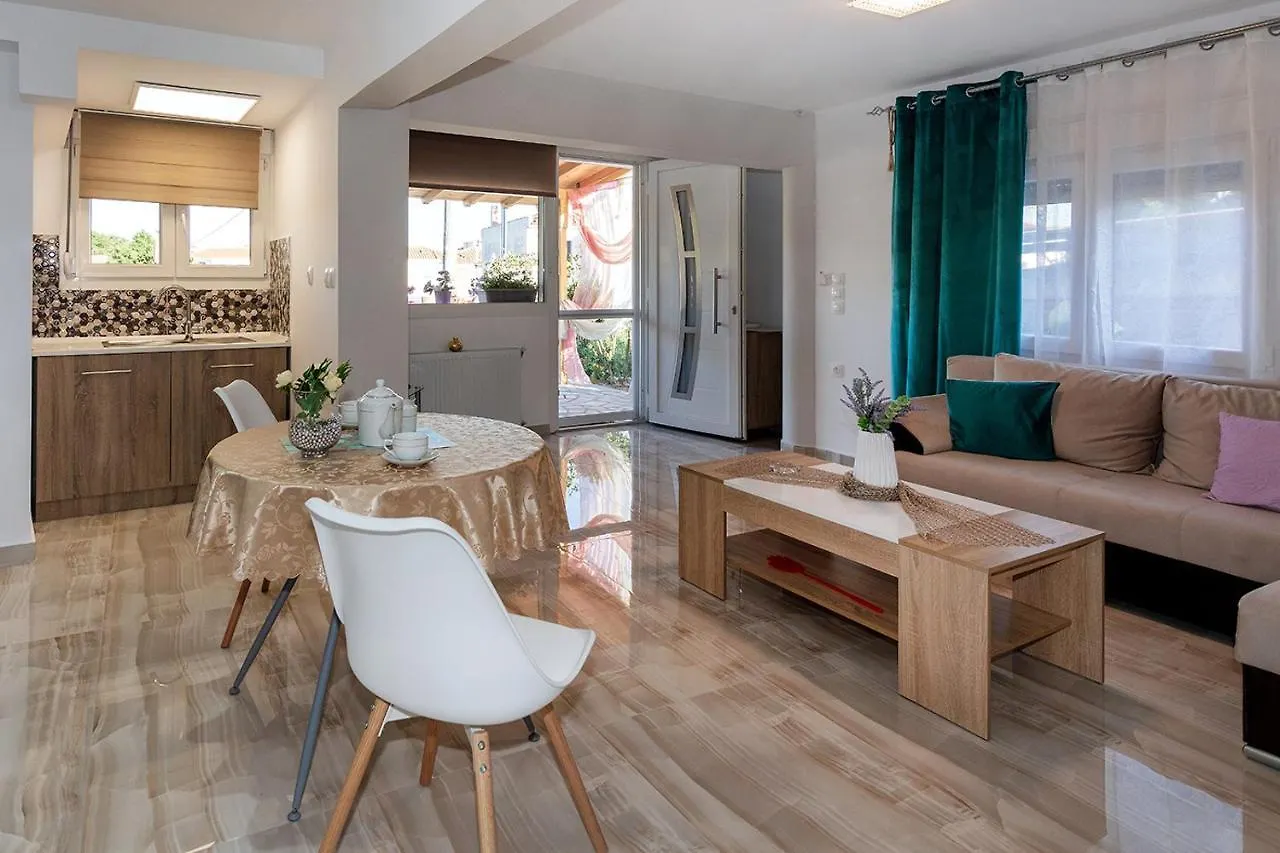 Rentinis Apartments Nikiti