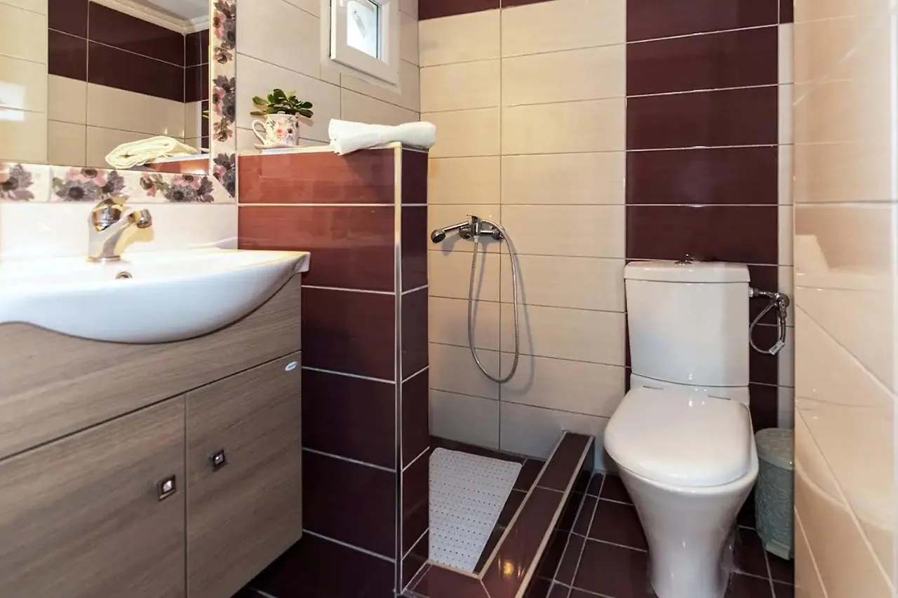 Rentinis Apartments Nikiti